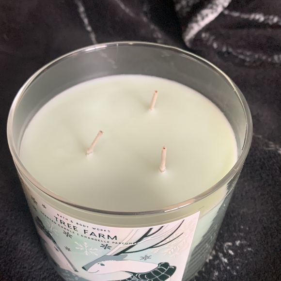 Tree Farm 3 Wick Scented Candle | Bath & Body Works - Picture 2 of 3
